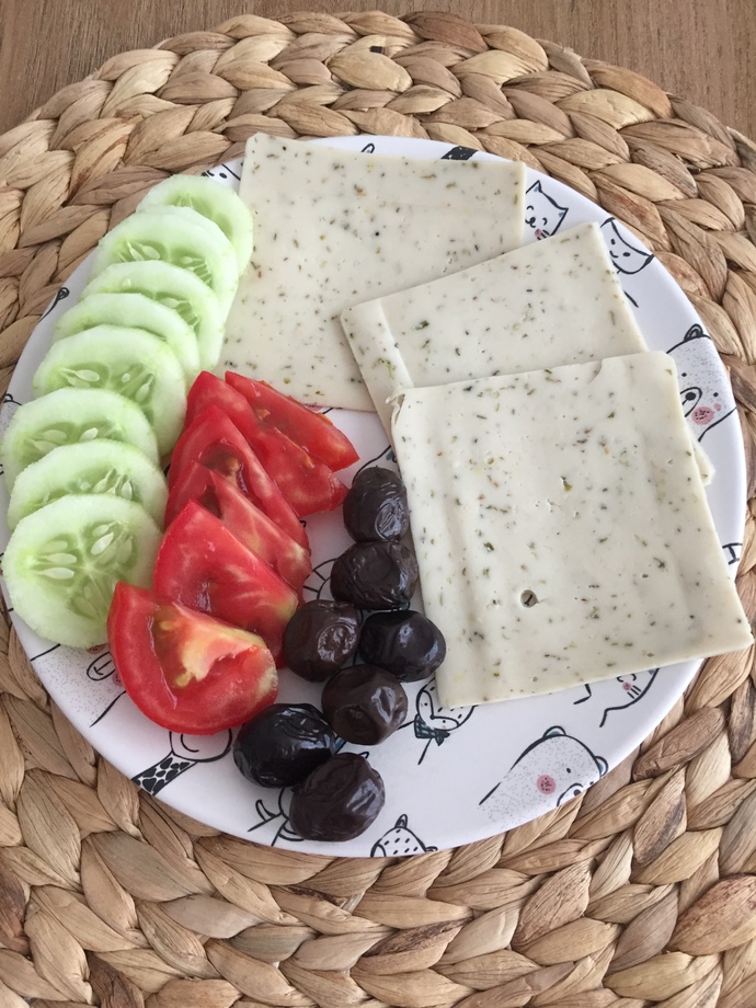Birşeyler atıştırırken ben