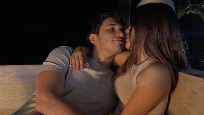 Sürekli nude isteyen erkek sevmez mi?