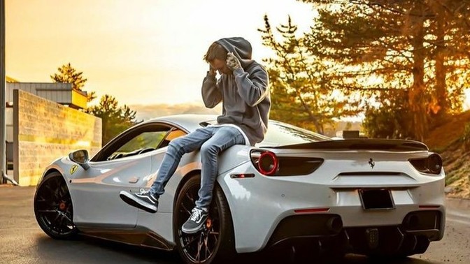 Sizi Ferrari ile almaya gelen sevgilinize tepkiniz ne olur?