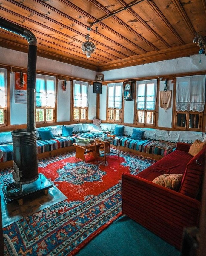 Şu an yaşadığınız evde eskiye dair hangi eşyalar var?