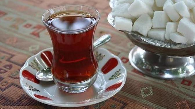 Çay dediğin, demli mi olmalı demsiz mi?