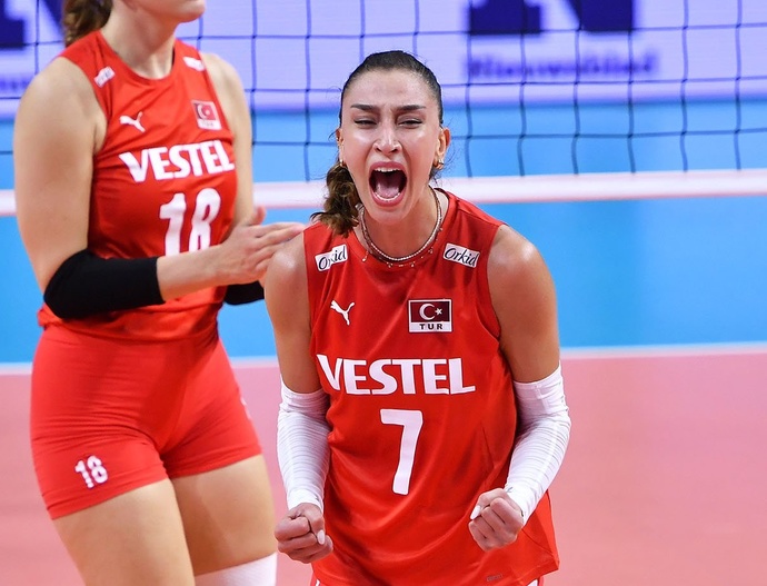 Milli voleybolcu Hande Baladın’ı yüzüne asit atmakla tehdit eden Mustafa Neşeli ilk duruşmada tahliye edildi. Ne düşünüyorsunuz?