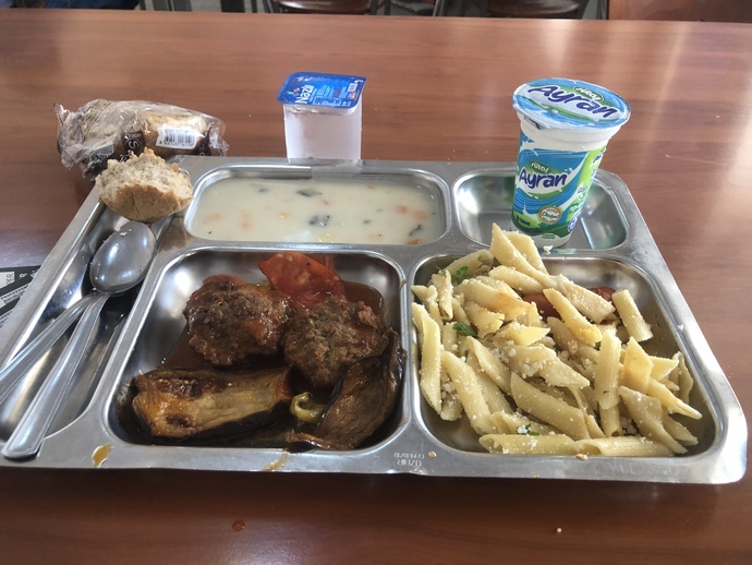 Üniversite öğle yemeğim nasıl görünüyor?