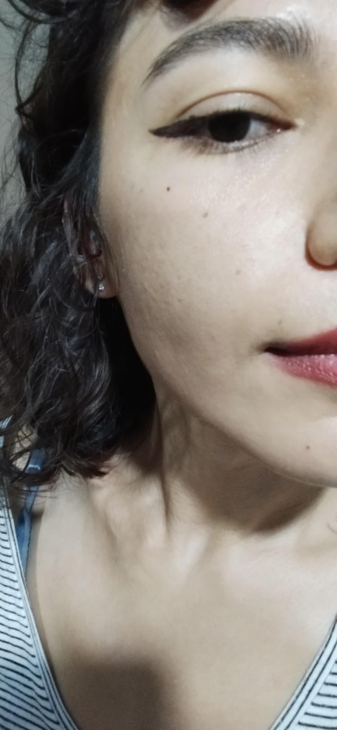 Gözüm çekik, eyeliner çekince göz kapağımın içinde kalıyor. Ne yapacağım?