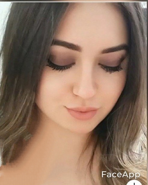 Yaptığım hangi makyaj daha güzel?