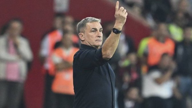 Türkiye maçı sonrası sosyal medyada Stefan Kuntzistifa tepkileri başladı! Sizce de istifa etmeli mi?