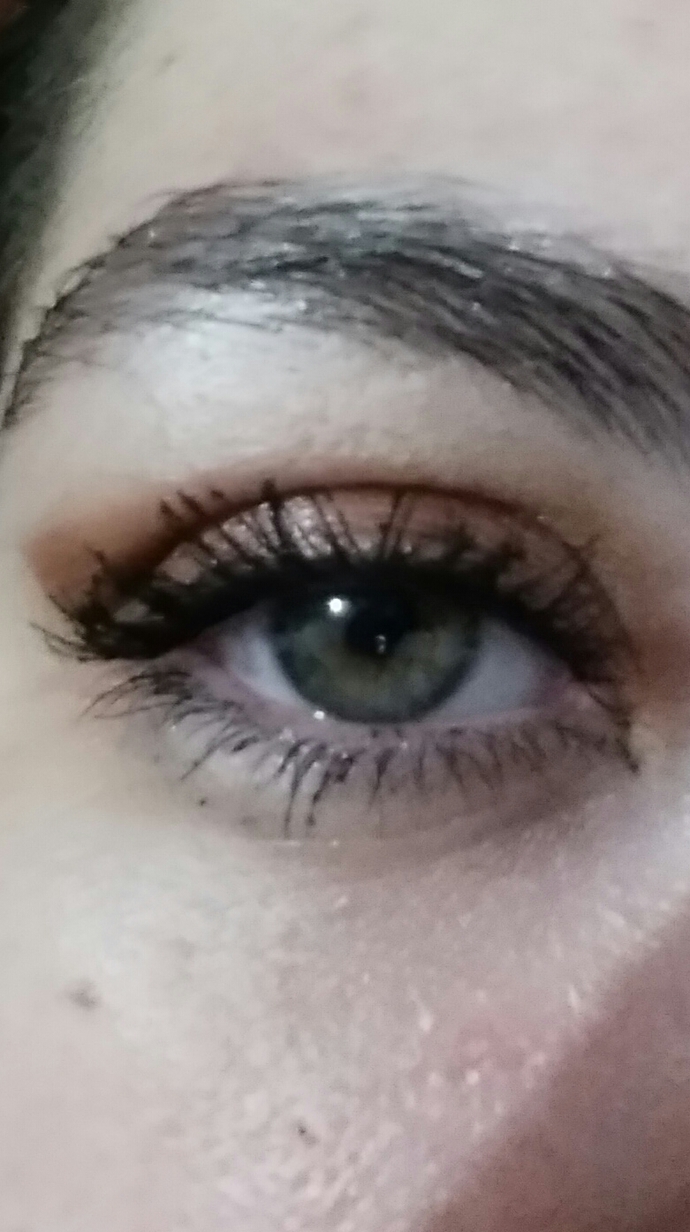 Kızlar eyeliner olan mı, eyelinersız mı?