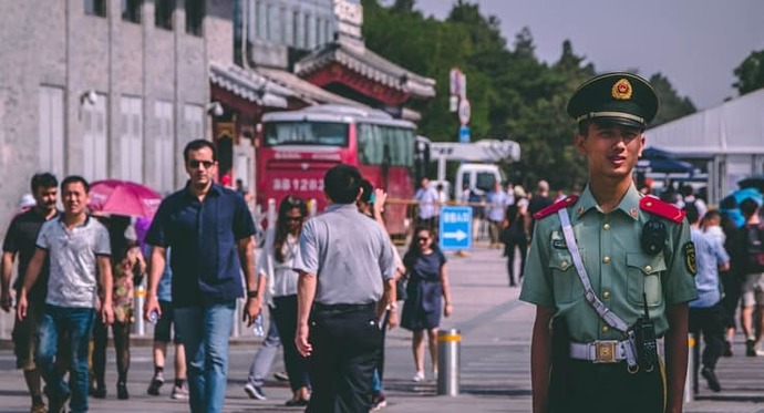 Çin, ‘halkın duygularını inciten’ kıyafetleri yasaklamaya hazırlanıyor. Siz bu konuda ne düşünüyorsunuz?
