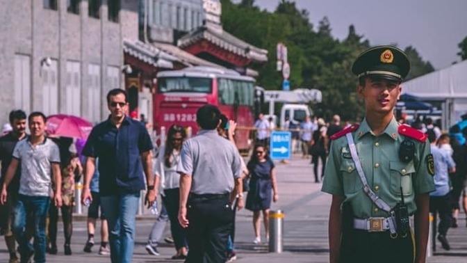 Çin, ‘halkın duygularını inciten’ kıyafetleri yasaklamaya hazırlanıyor. Siz bu konuda ne düşünüyorsunuz?
