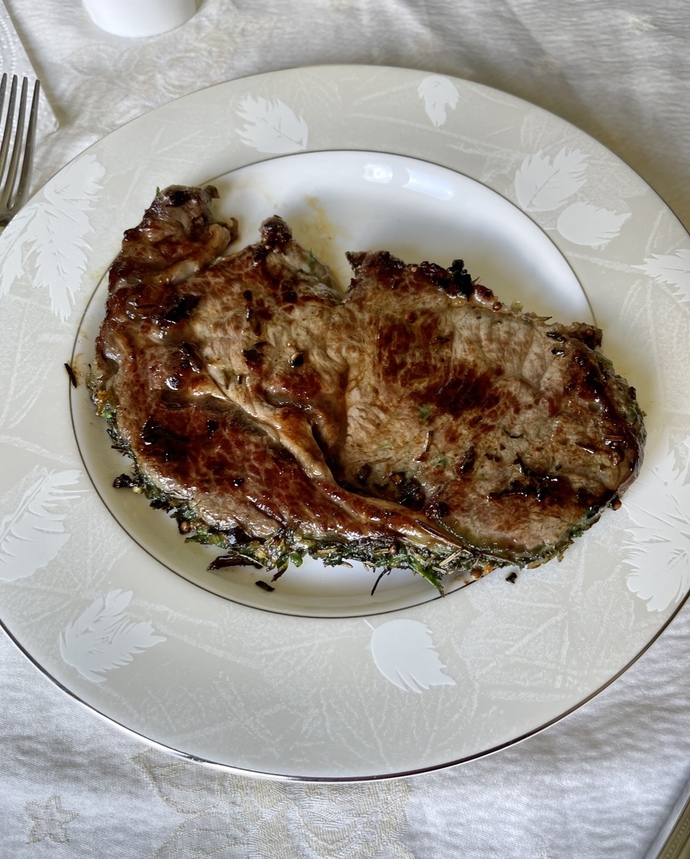 Kırmızı eti 🥩 pişirmeden tütsüler misin, sade mi tercihin?
