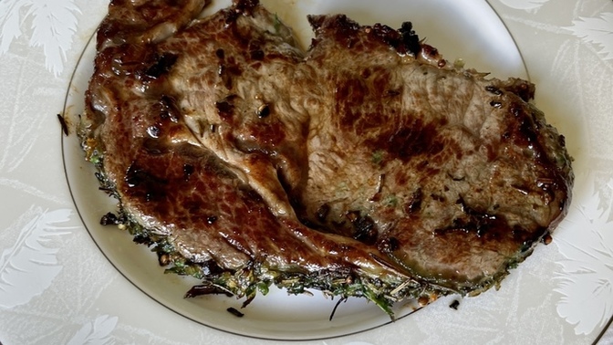 Kırmızı eti 🥩 pişirmeden tütsüler misin, sade mi tercihin?