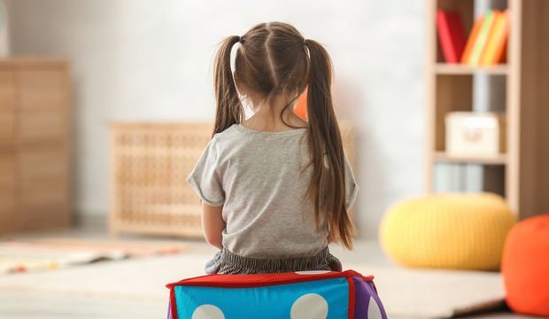 Yarın okullar açılıyor. Çocuklarda okul fobisi nasıl yenilir?