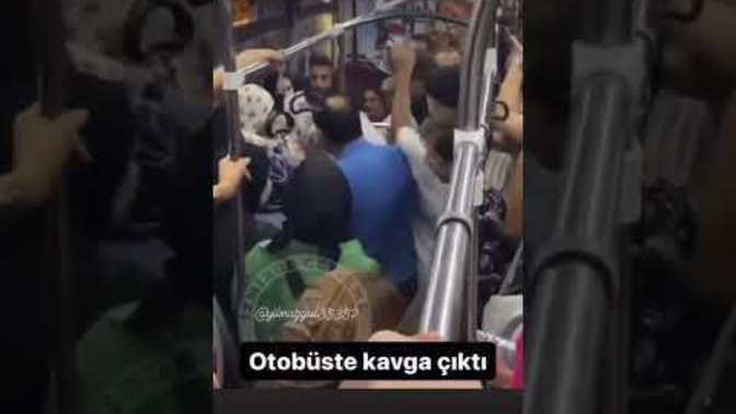 İzmir'de Suriyeli oldukları için 3 kadını çocukları birlikte otobüsten atıp ohh çektiler. Yakıştı mı bize bu şimdi?