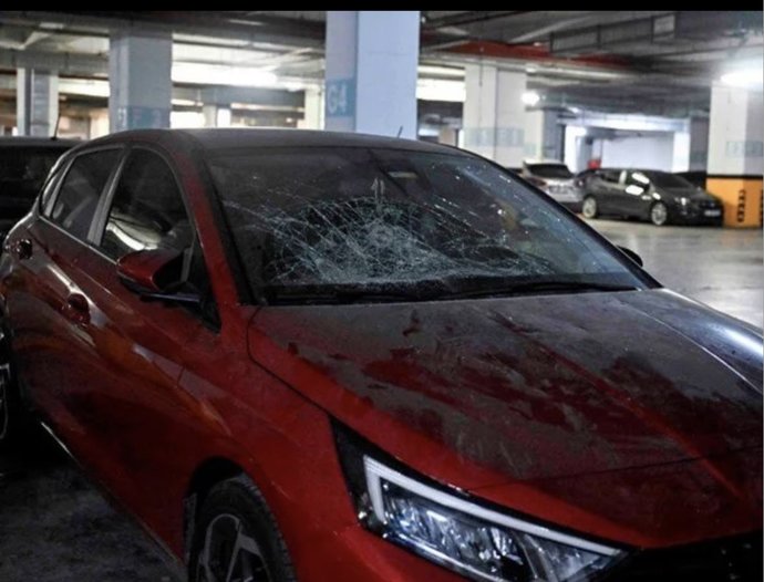 Bayrampaşa İSPARK otoparkında bulunan 15 aracın camları kırılmış. Arabanıza yapılsa ne yapardınız?