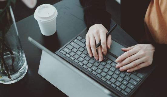 İŞ ve YAZILIM LAPTOPU ÖNERİLERİ?