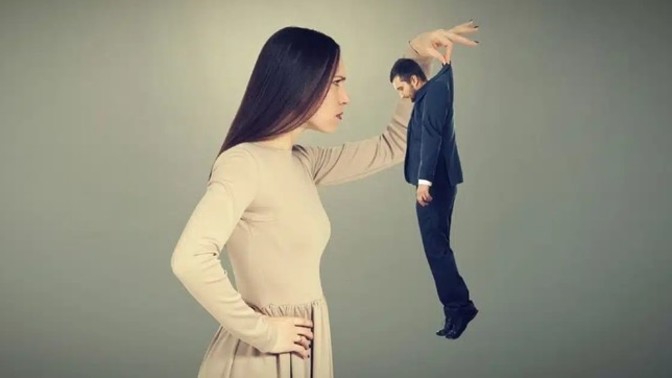 Kısa boylu kadınlar uzun boylu erkeklerle mi sevgili olmak istiyor?