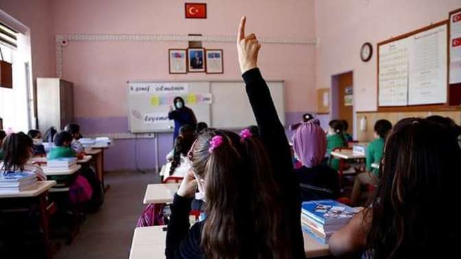 Müfredata "Türk Toplumunda Aile" dersi eklenmiş! Bu derste neler anlatılır sizce?