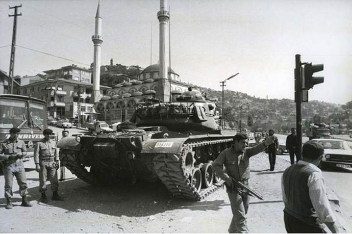 12 Eylül Darbesi veya 1980 İhtilali, hakkında ne düşünüyorsunuz gerekli miydi?