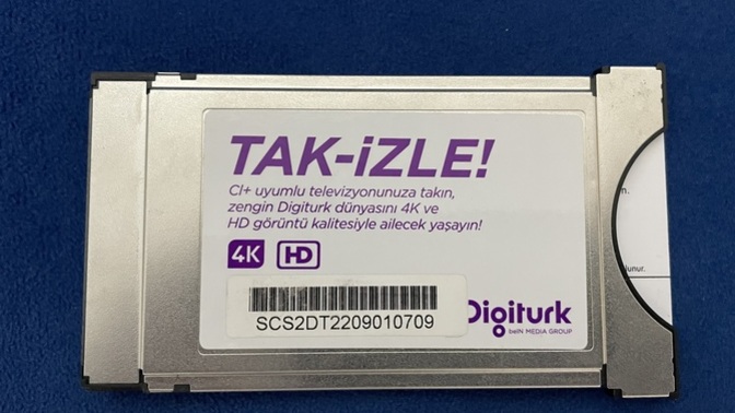 Maç izlemeye bayılan babama doğum günü hediyesi olarak Samsung 50 4k Tv ve Digiturk’ten Spor paketi aldım. Sizce hediyelerim güzel mi?
