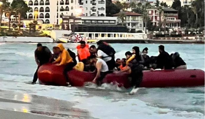 Kaçak göçmenler sabaha karşı Kuşadası sahiline çıkarma yaptılar! Sizce Kuşadasına nereden geldiler?