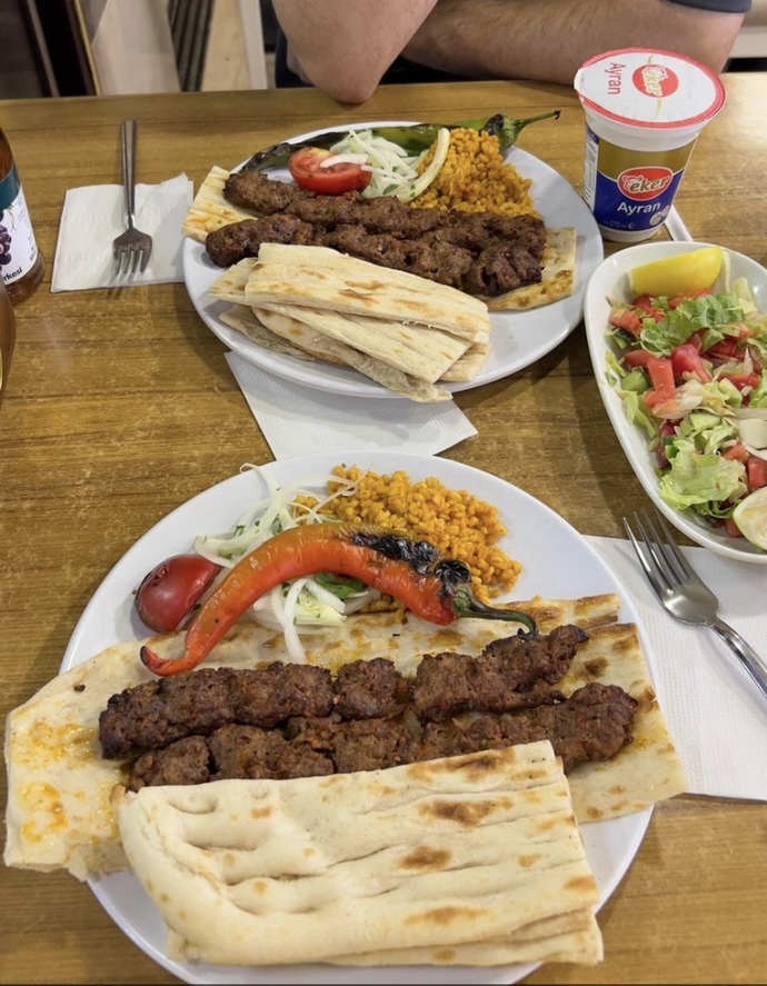 Böyle bir yere götür. Aklı sende kalır.
