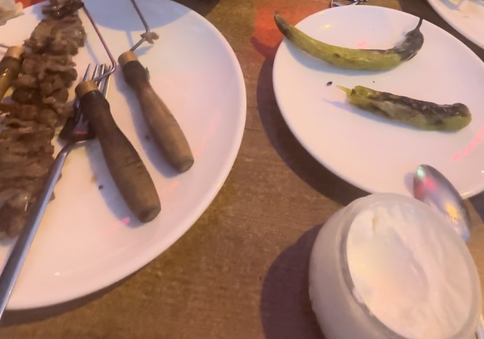 Cağ kebabı sonrasında kaymaklı burma kadayıf severmisiniz?