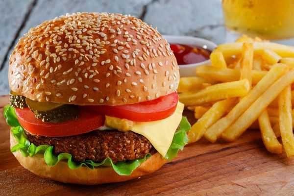 Sizce lokmalık bir çok burger mi, tek adet büyük boy hamburger mi daha keyifli ve doyurucu?