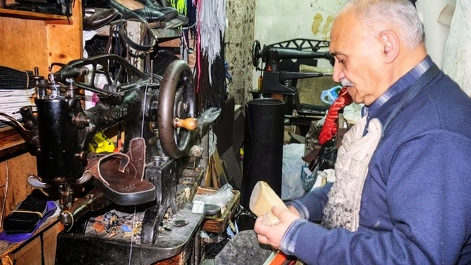 Mahalle esnafları ile sohbet eder misiniz?