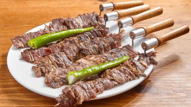 Bir oturuşta kaç cağ kebabı yiyebilirsiniz?