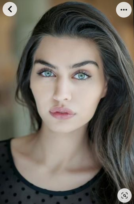 Amine Gülşe güzel mi sizce?