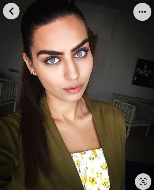 Amine Gülşe güzel mi sizce?