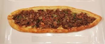 Kıymalı pide yaptım. İster misiniz, sever misiniz?