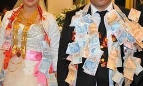 Düğünde takılan takıların hepsi kadının mı oluyor?