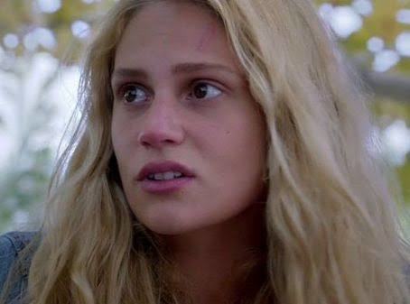 Farah Zeynep Abdullah makyajsız güzel mi sence?