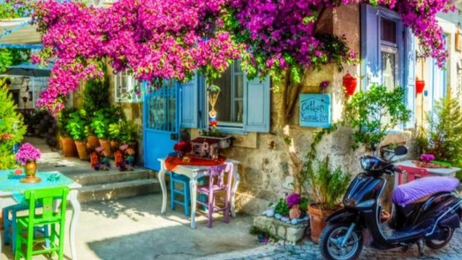 Yarınki İzmir tatilimde nereleri gezmeliyim?