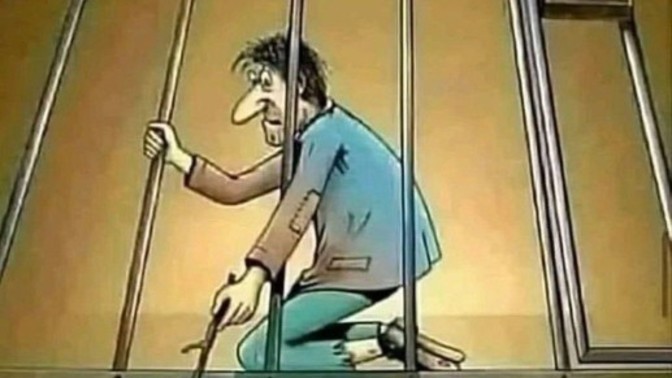 Sizce neden anahtar yerine ekmeğe ulaşmayı deniyor?