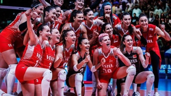 Futbol izlemek mi daha keyifli, voleybol izlemek mi?