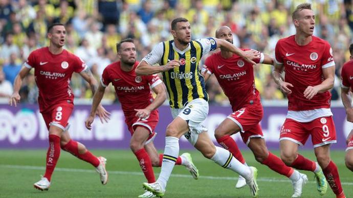 Fenerbahçe,  Antalyasporu 3-2 yenerek tekrar liderliğe yükseldi. Maçı nasıl buldunuz?