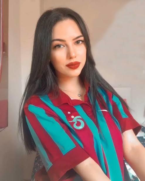 Hangi takımlı kızlar daha güzel ?