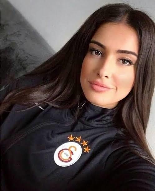 Hangi takımlı kızlar daha güzel ?