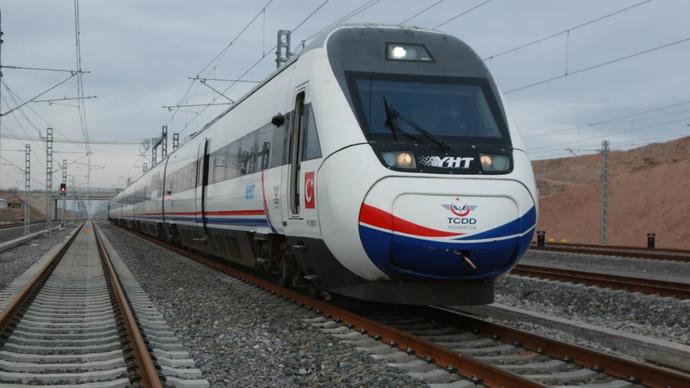 Hızlı Tren bilet fiyatlarına zam geldi! Sizce bu fiyatlar günümüze göre uygun mu?