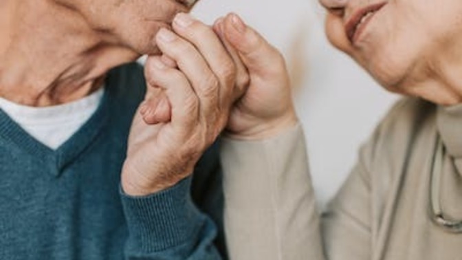 Ev işlerini ortaklaşa yapan çiftlerin evliliği uzun ömürlü mü olur?