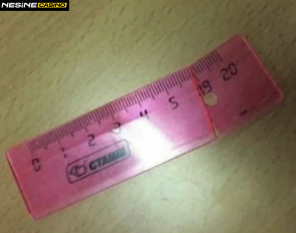 Sitede 20 cm diye atıp tutan yurdum yiğidolarının kullandığı cetvel.