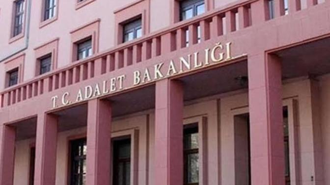 Adalet Bakanı:"Boşanma davasıyla tazminat, nafaka konularını ayırabiliriz" dedi. Sizce ayrılmalı mı?