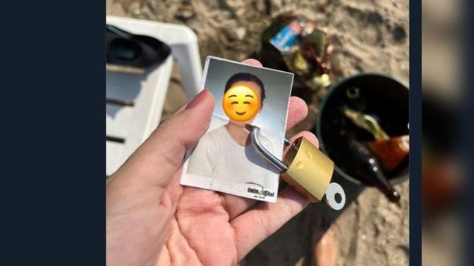 Yerde birinin fotoğrafına takılmış bir kilit bulsaydınız ne düşünürdünüz?
