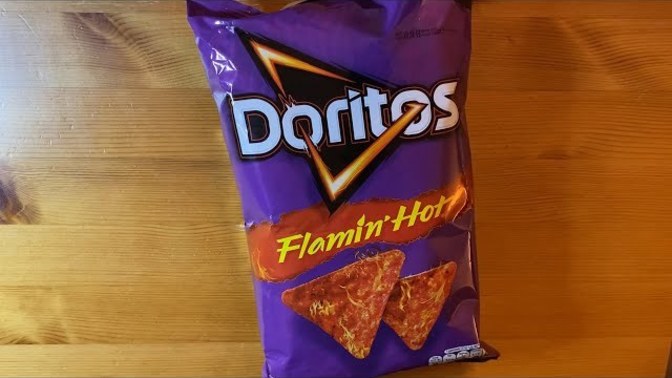 Doritos Flamin' Hot'ı kim övmüştü, denedim ve yanıyorum?