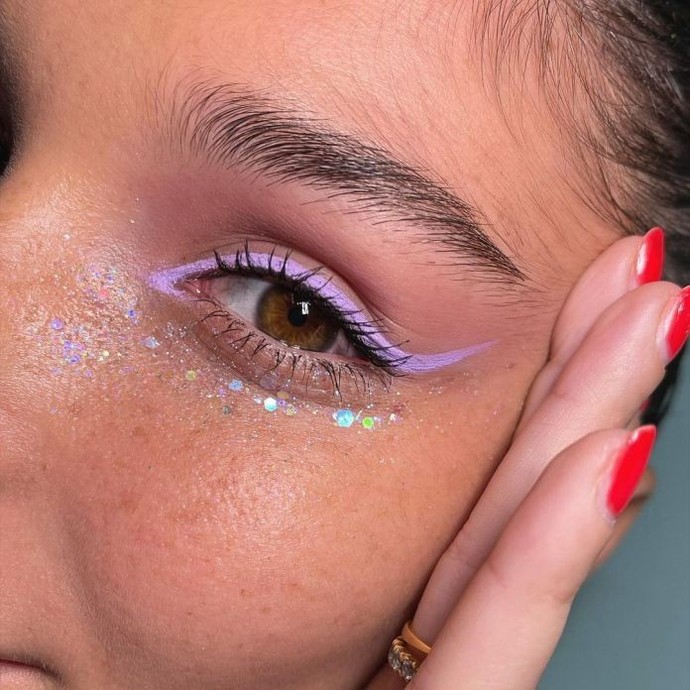 Renkli eyeliner güzel mi?