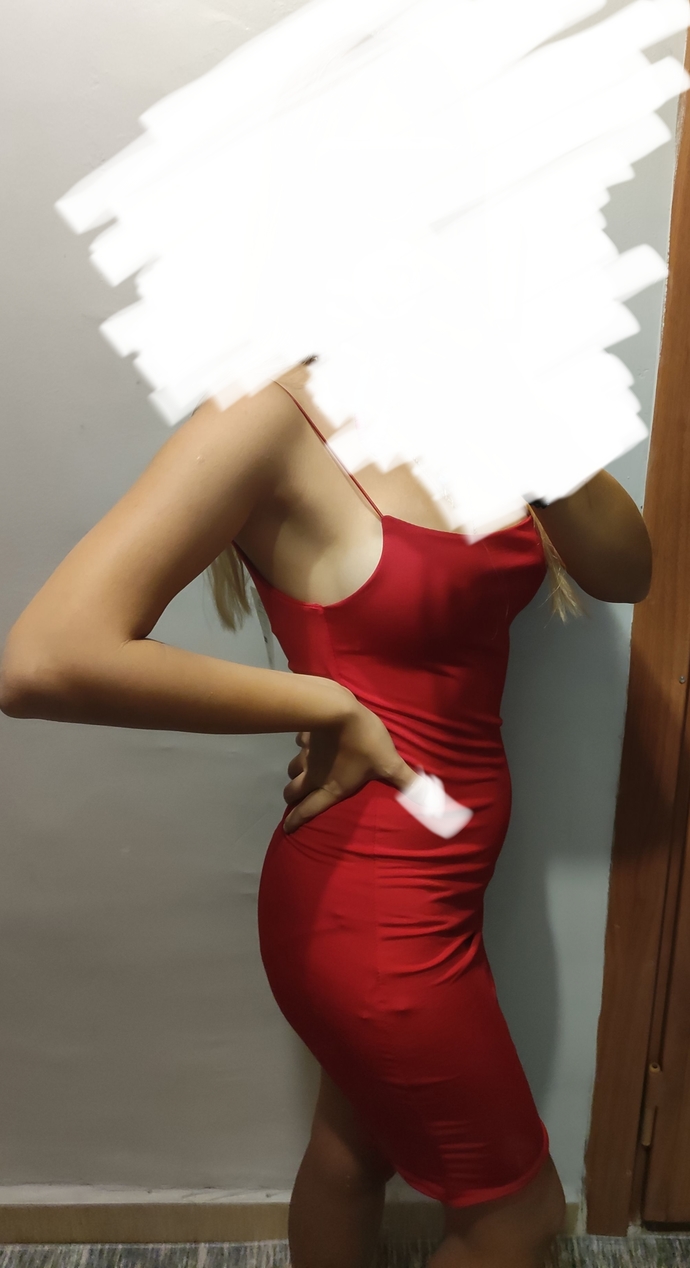 Bu elbise nasıl duruyor? Normal bir date için uygun mu?