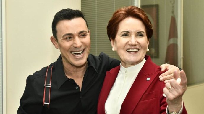 Meral Akşener, şarkıcı Mustafa Sandala belediye başkan adaylığı teklifi yaptı! Aday olursa Mustafa Sandala oy verir misiniz?