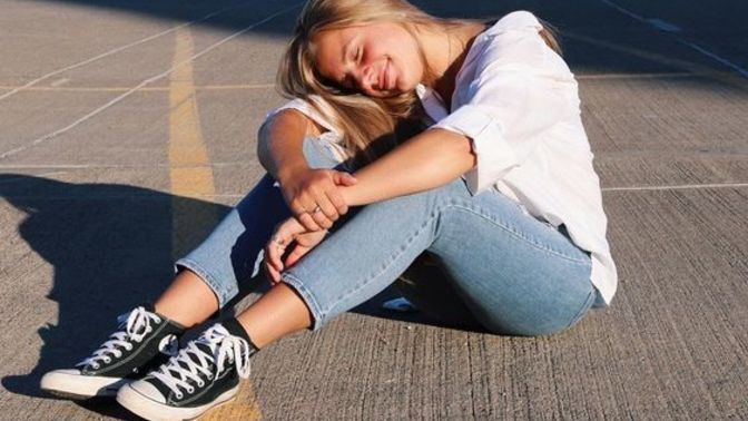 21 yaşındayım, Converse ayakkabı giymek beni çocuk gibi mi gösterir?